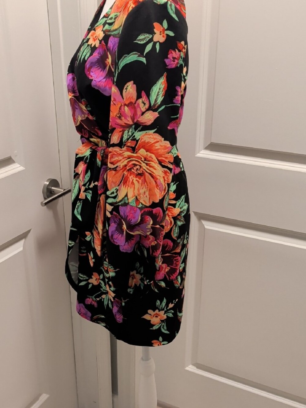 SIENA $128 NWT Size 4 Black Floral Wrap Dress with Orange & Purple Blooms - Picture 6 of 11